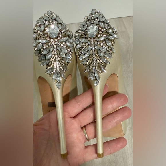 Badgley Mischka Peep Toe Heels, Size 8 1/2, Color Latte Satin - Picture 4 of 15